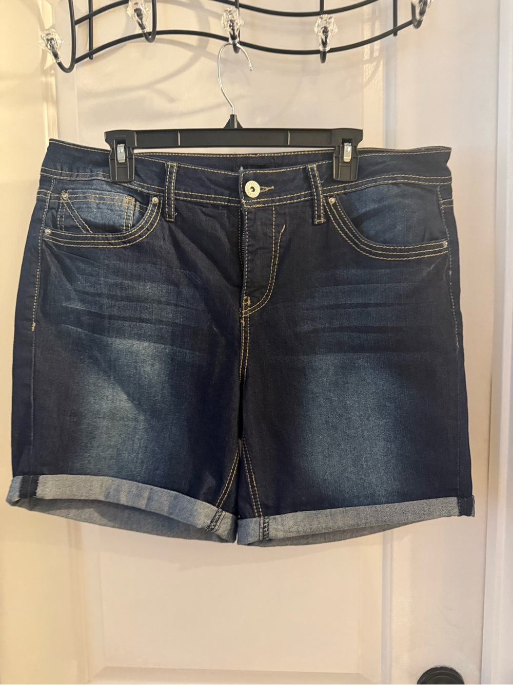 Classic Dark Wash Denim Women’s Shorts - Blue by Signature Studio size 14